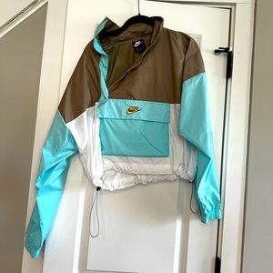 Nike wind breaker